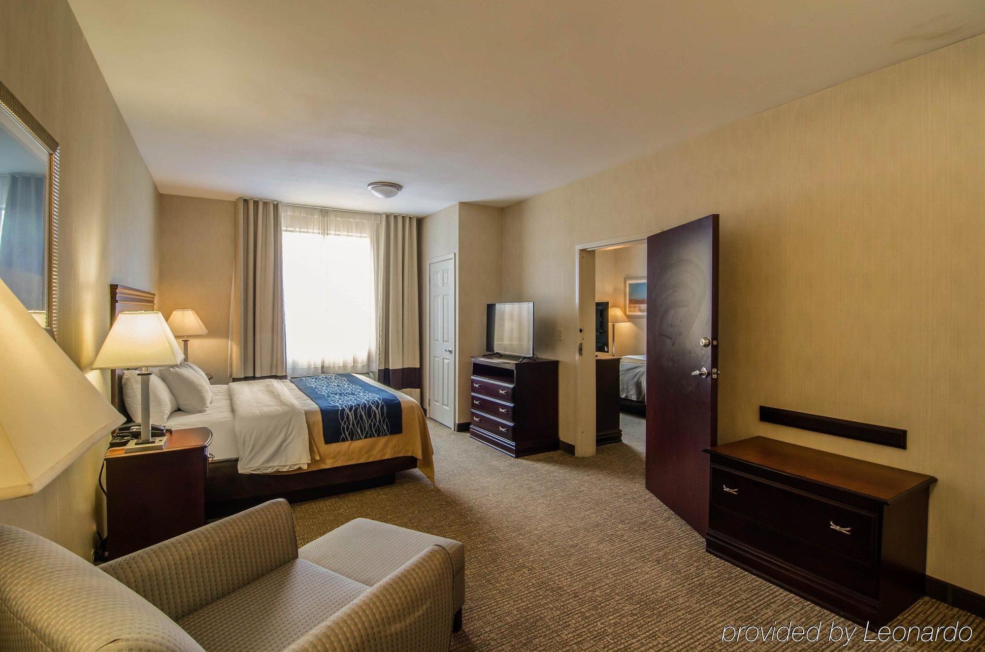 Hotel Comfort & Mccain Mall 3*